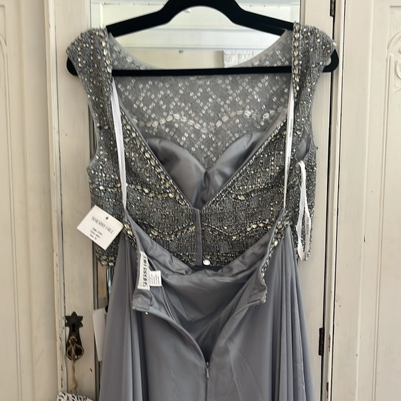 Elegant Sherri Hill Homecoming Winter Formal Prom dress, silver, size 10 - Picture 8 of 10